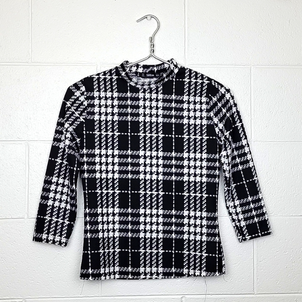Plaid 3/4 Sleeve Mock Neck